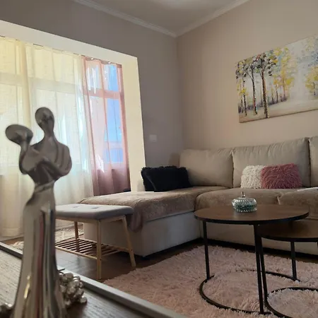 Apartament Umbrella House