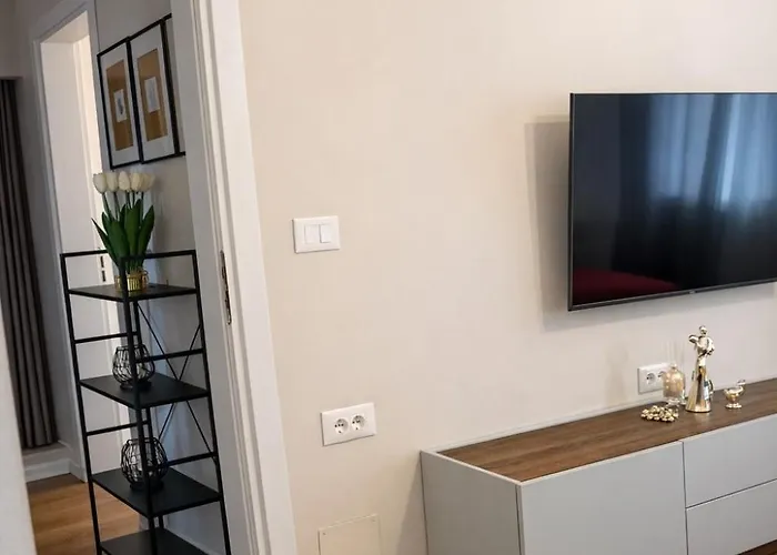 Umbrella House * Tirana