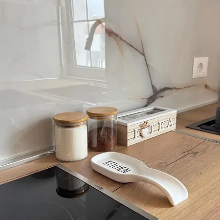 Umbrella House 티라나