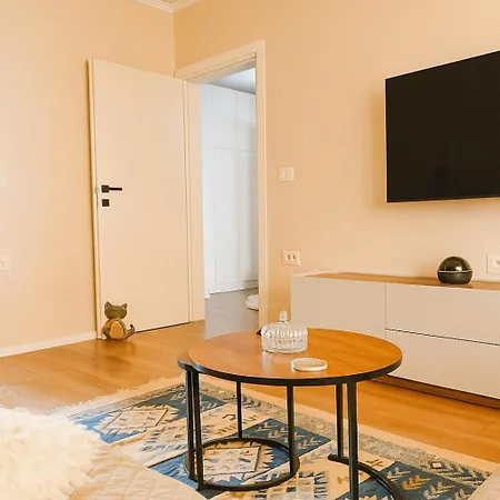 Umbrella House 티라나