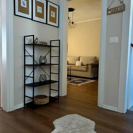 Umbrella House Apartment *