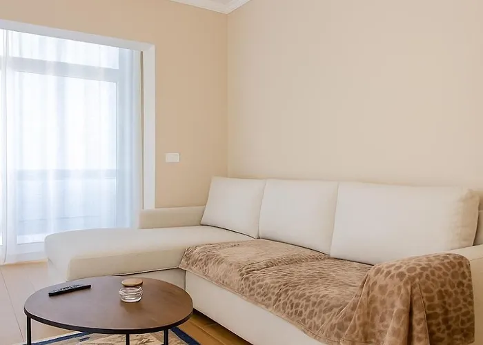 Umbrella House Apartment *