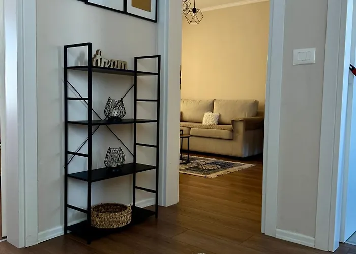 Umbrella House Apartment *